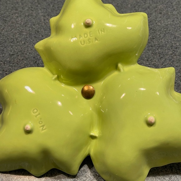 Vintage green candy/nut dish. Whimsical leaf three section dish. - Picture 3 of 6